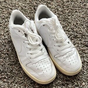 Nike White Athletic All Day Play Sneakers Shoes, Size 5.5 Youth, Plastic Inserts